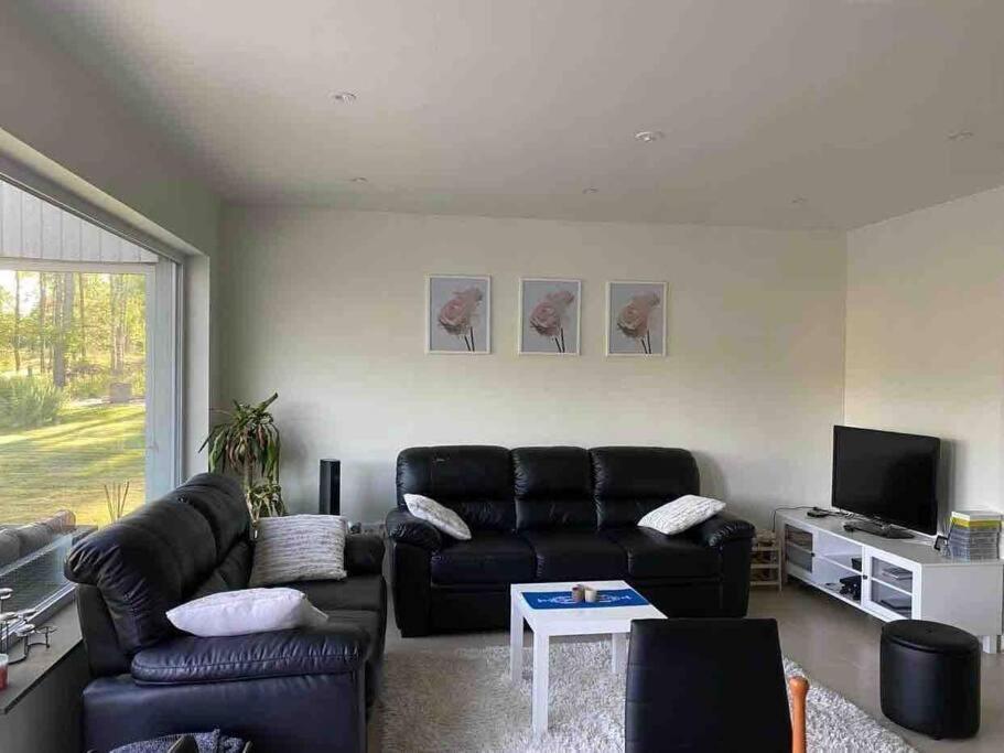 Trevlig Stuga Med Uteplats Rimbo Exterior photo